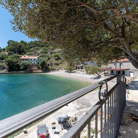 Seaside Cottage Maslina Gdinj Екстериор снимка