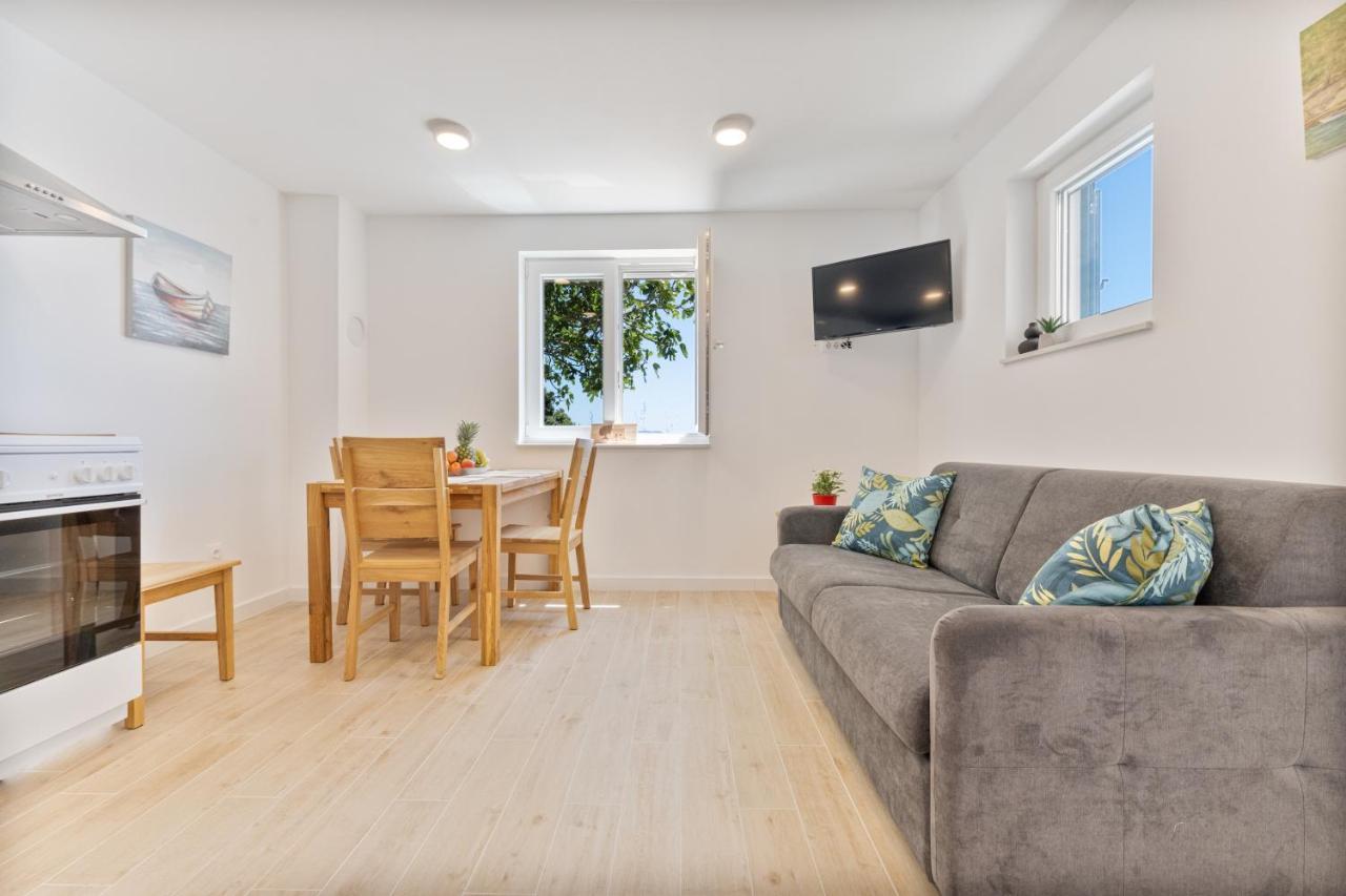 Seaside Cottage Maslina Gdinj Екстериор снимка